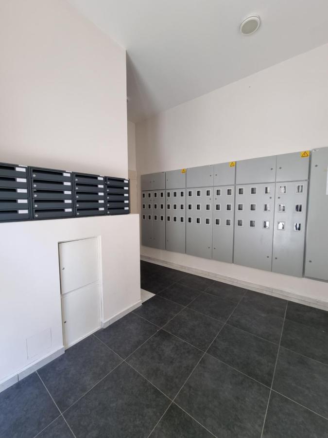 Fantastic New Centre Apartment بودغوريتْسا المظهر الخارجي الصورة